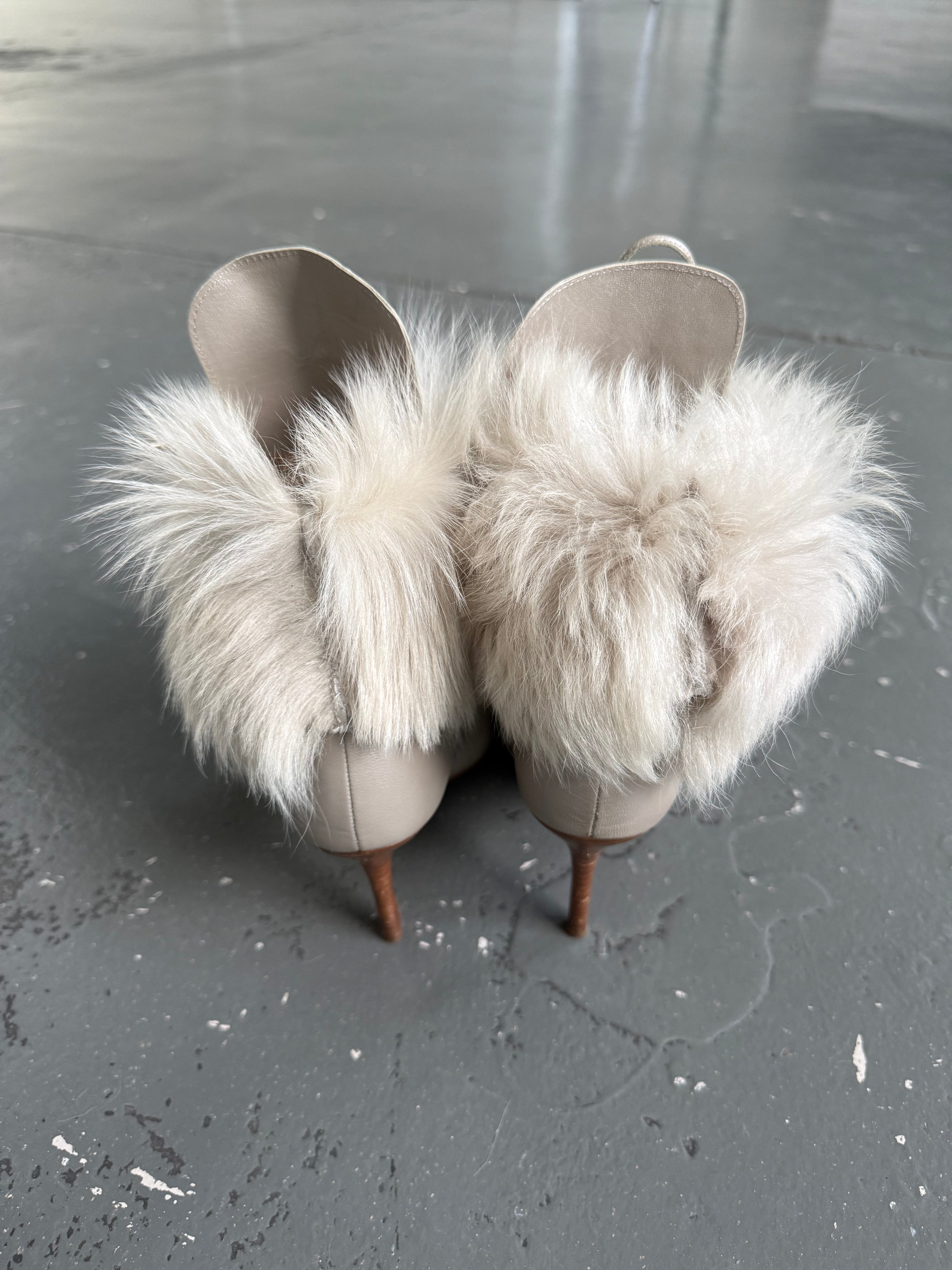 Fur heels