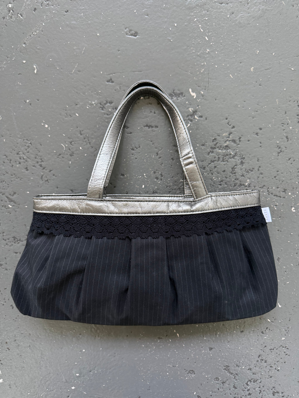 Vintage hand bag