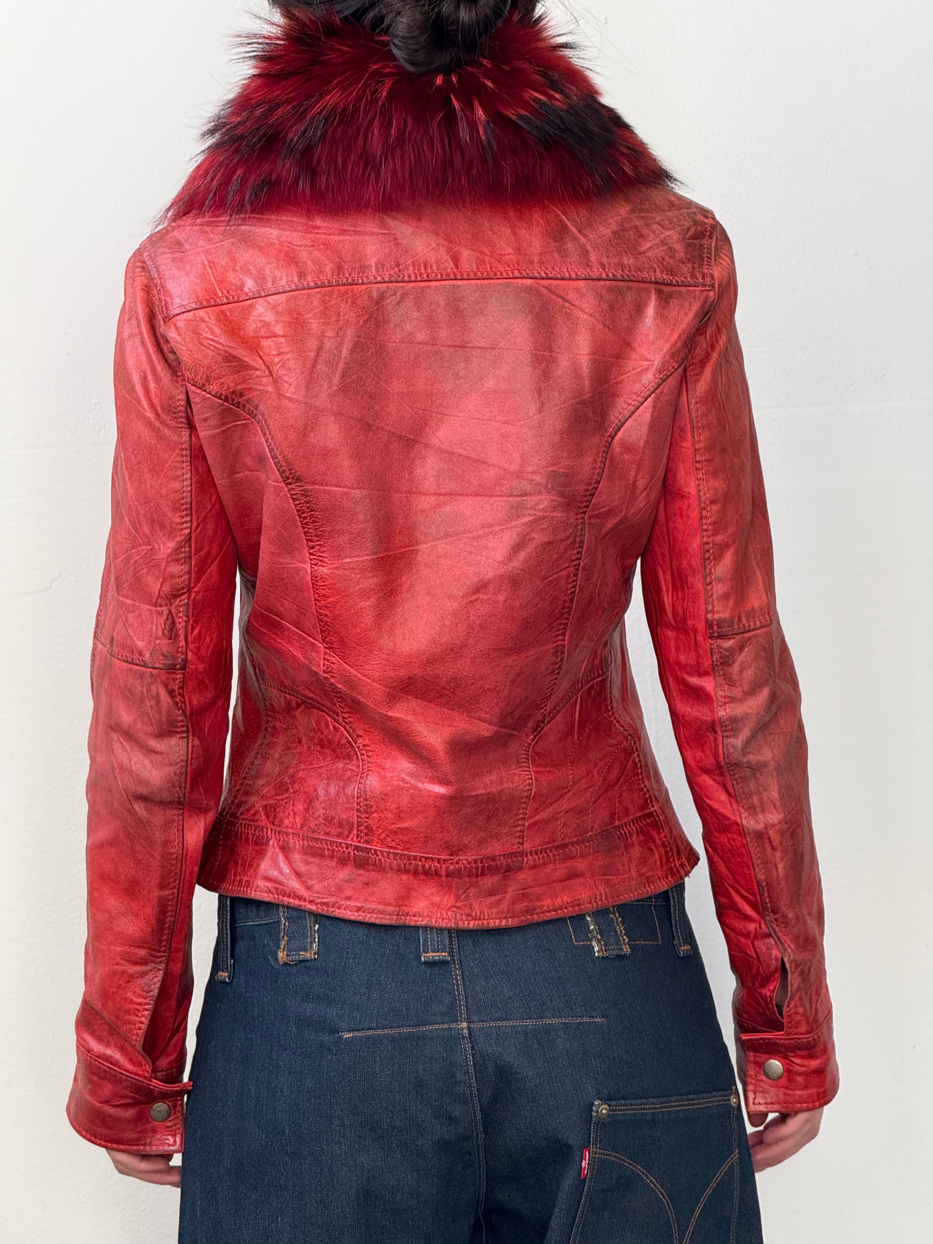 Fur collar leather jacket