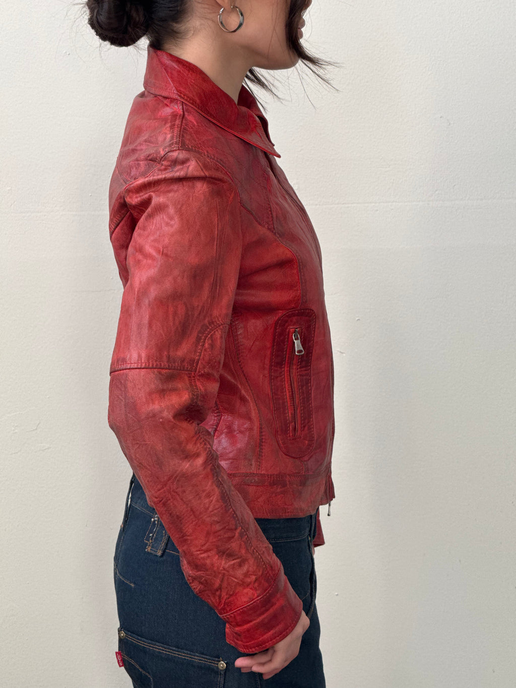 Fur collar leather jacket