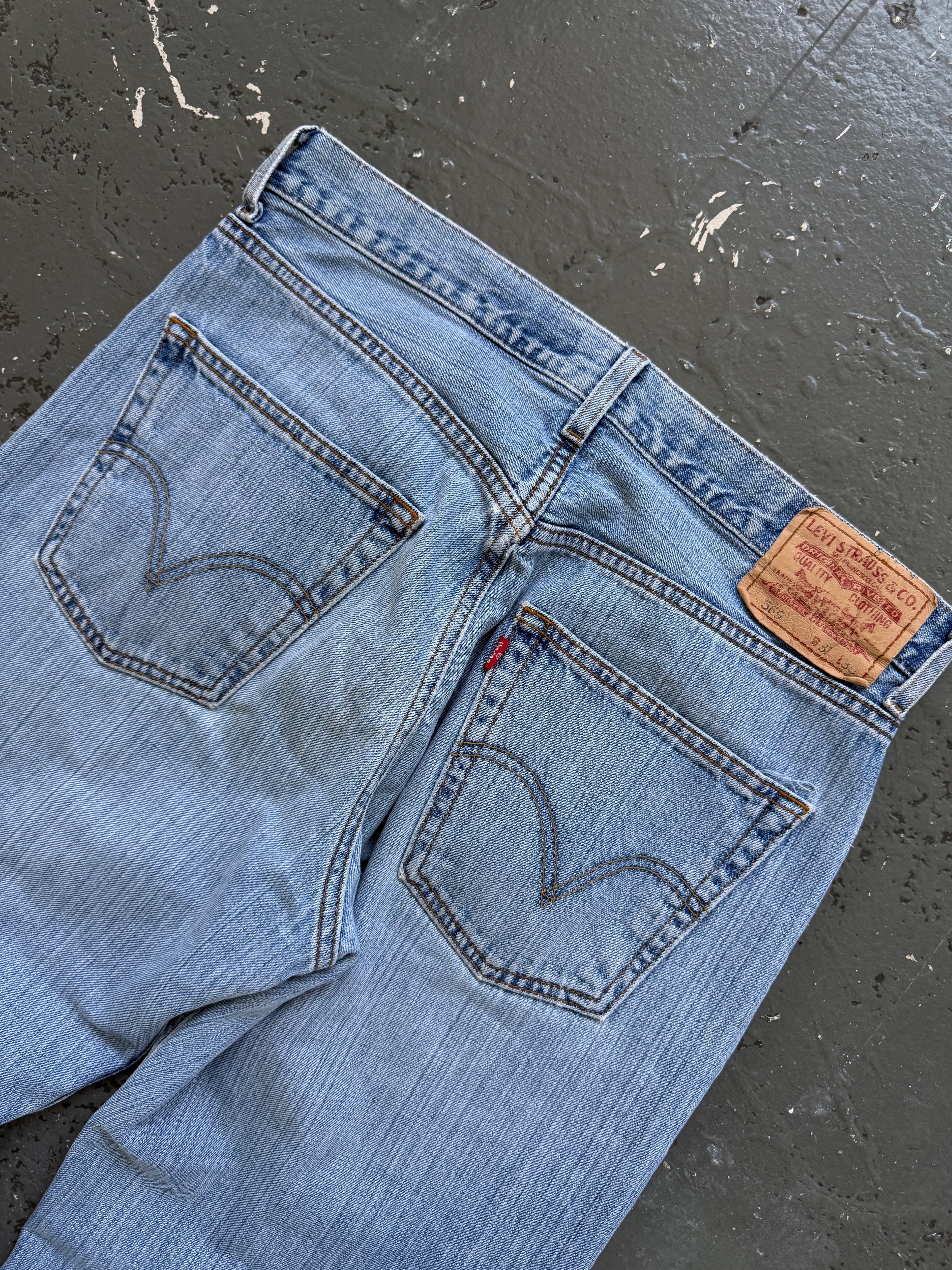 Vintage Levi's 569 jeans