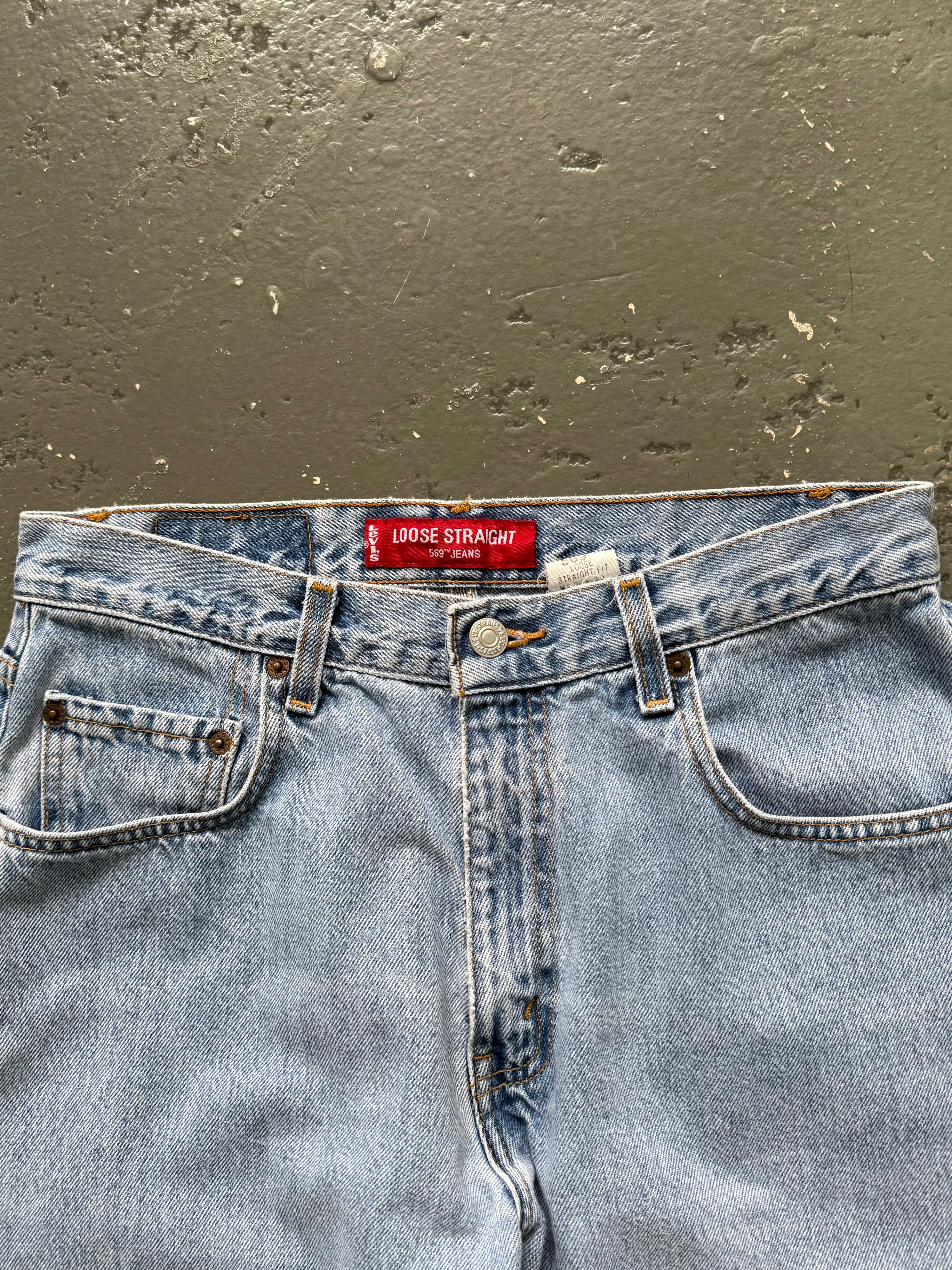 Vintage Levi's 569 jeans