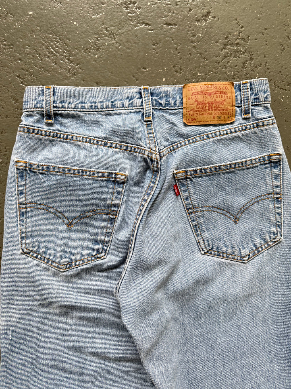 Vintage Levi's 569 jeans