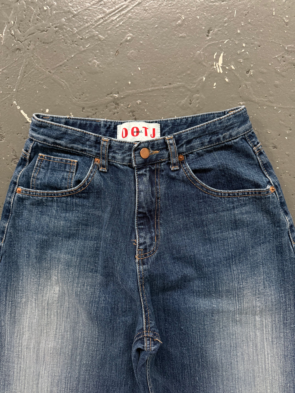 2000's baggy jeans